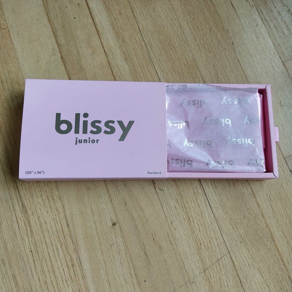 NEVER USED Blissy Junior 100% Silk Pillowcase in Bubblegum Pink
